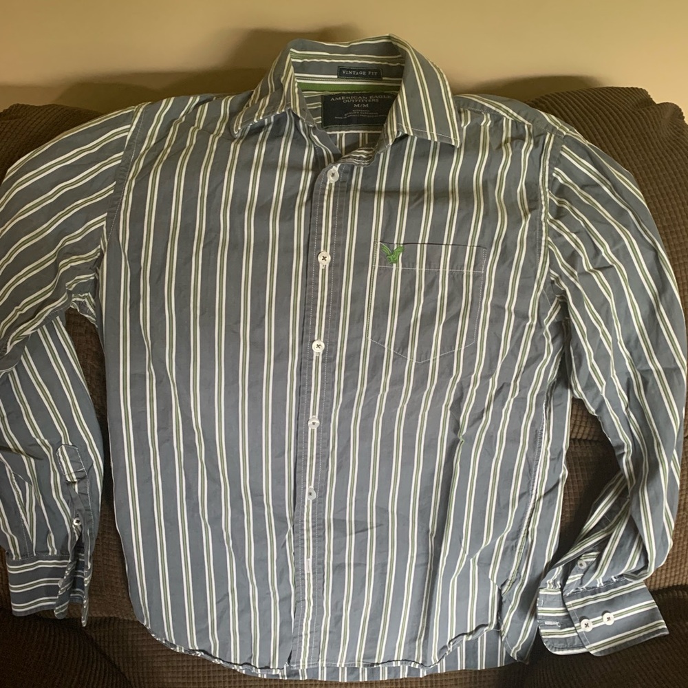 American Eagle. Vintage Fit. Button Down. Size M